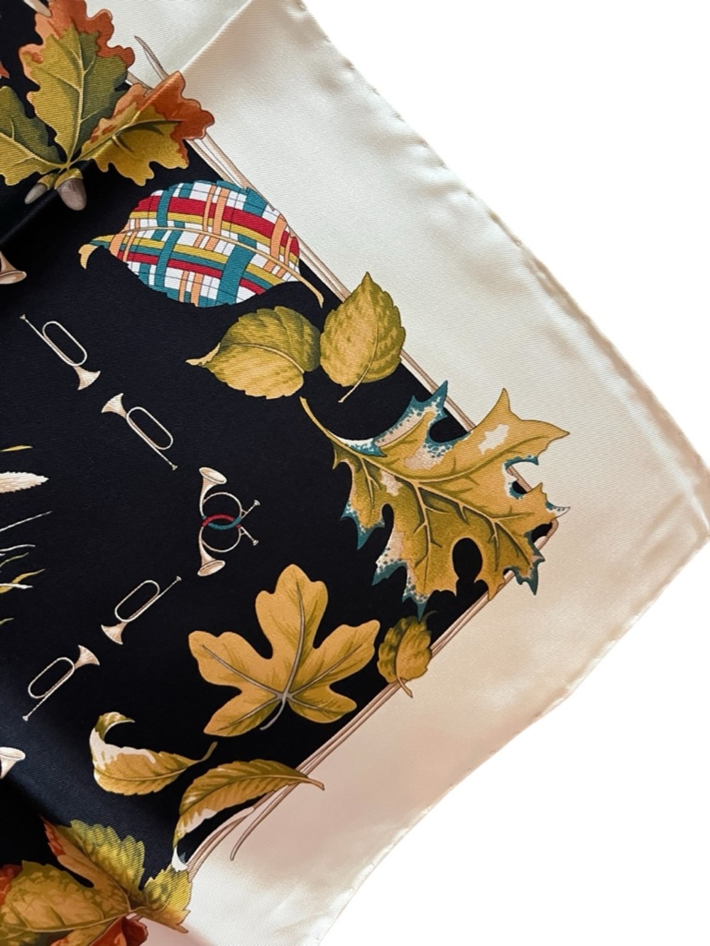 SALVATORE FERRAGAMO “Birds of a Feather” Silk Scarf - Picture 4 of 14